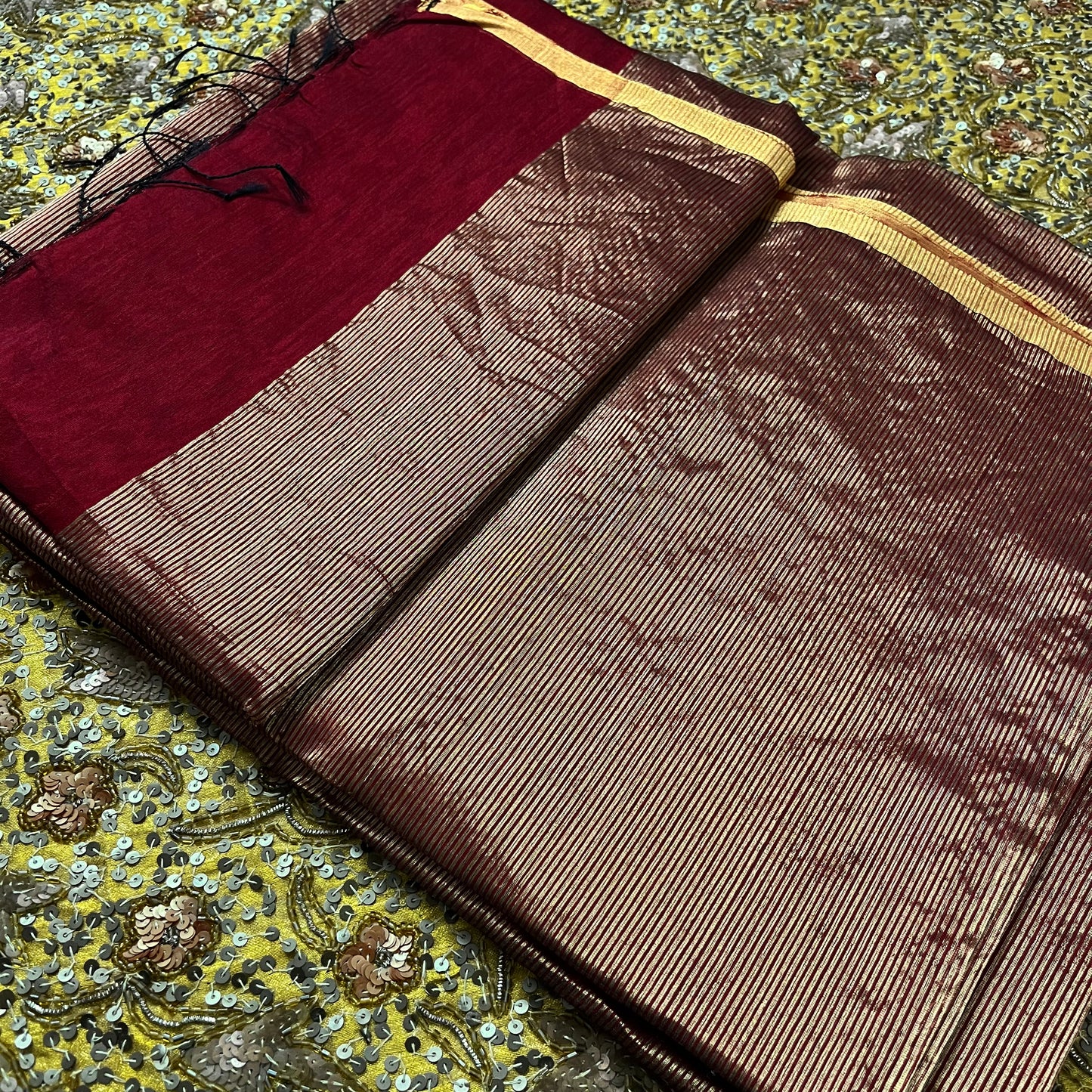 Deep maroon & gold maheshwari saree with zari border