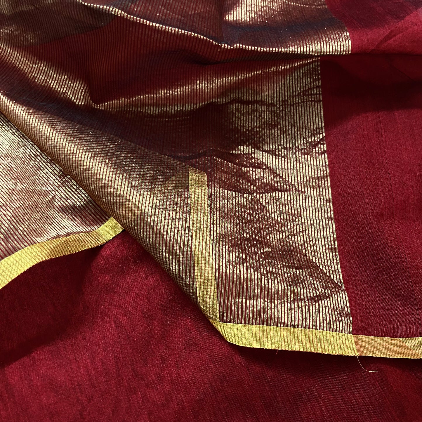 Deep maroon & gold maheshwari saree with zari border
