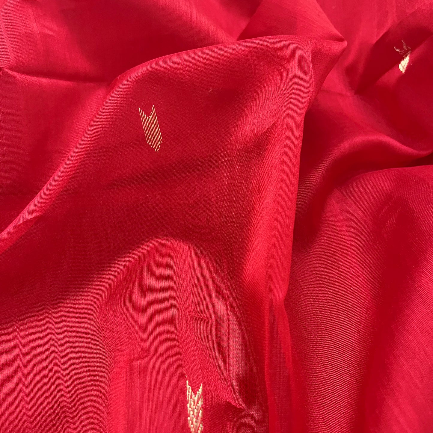 Red maheshwari saree with zari border & zari bootis all over