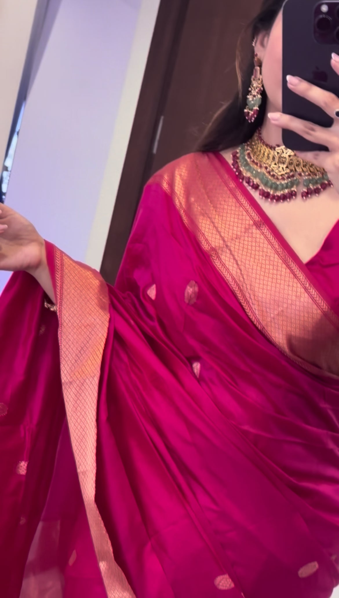 Rani pink Maheshwari silk saree with zari bootis all over