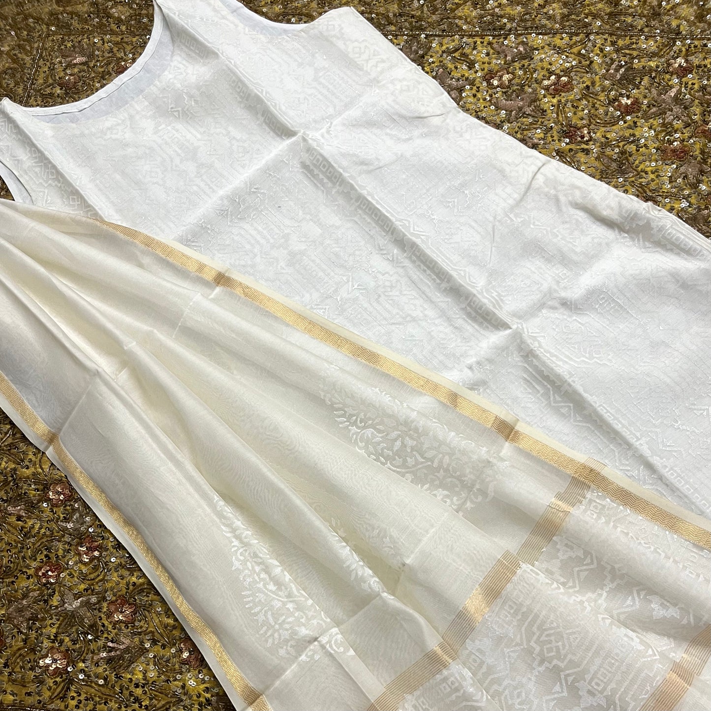 Off white maheshwari suit with block print all over