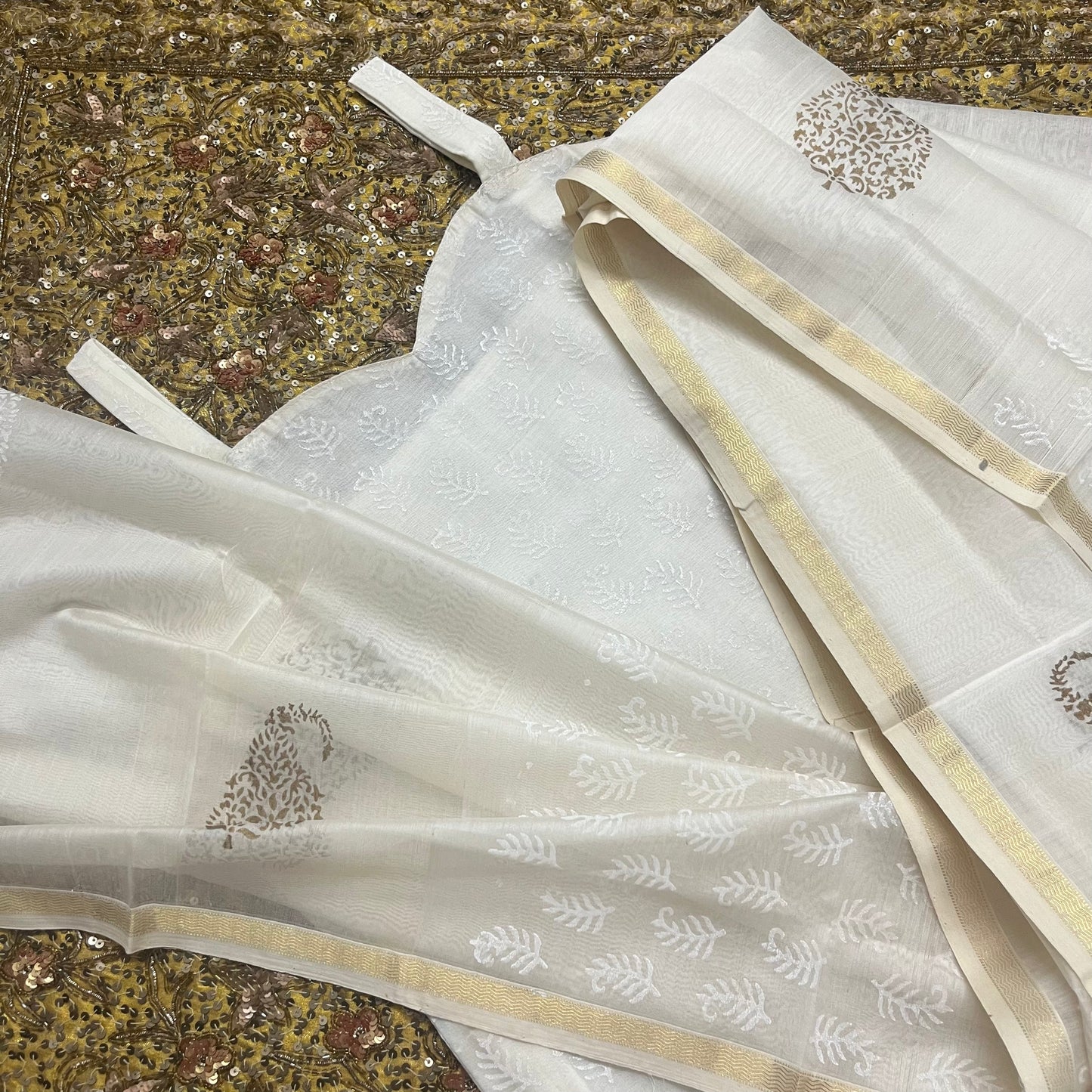 Off white maheshwari suit with block print all over