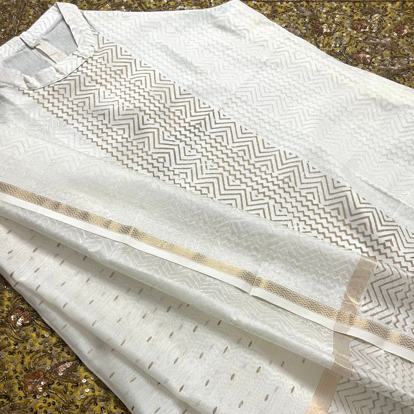 Off white maheshwari suit with block print all over