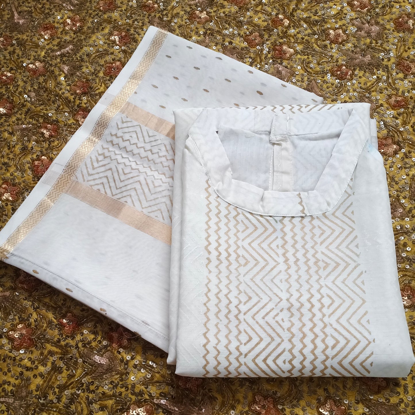 Off white maheshwari suit with block print all over