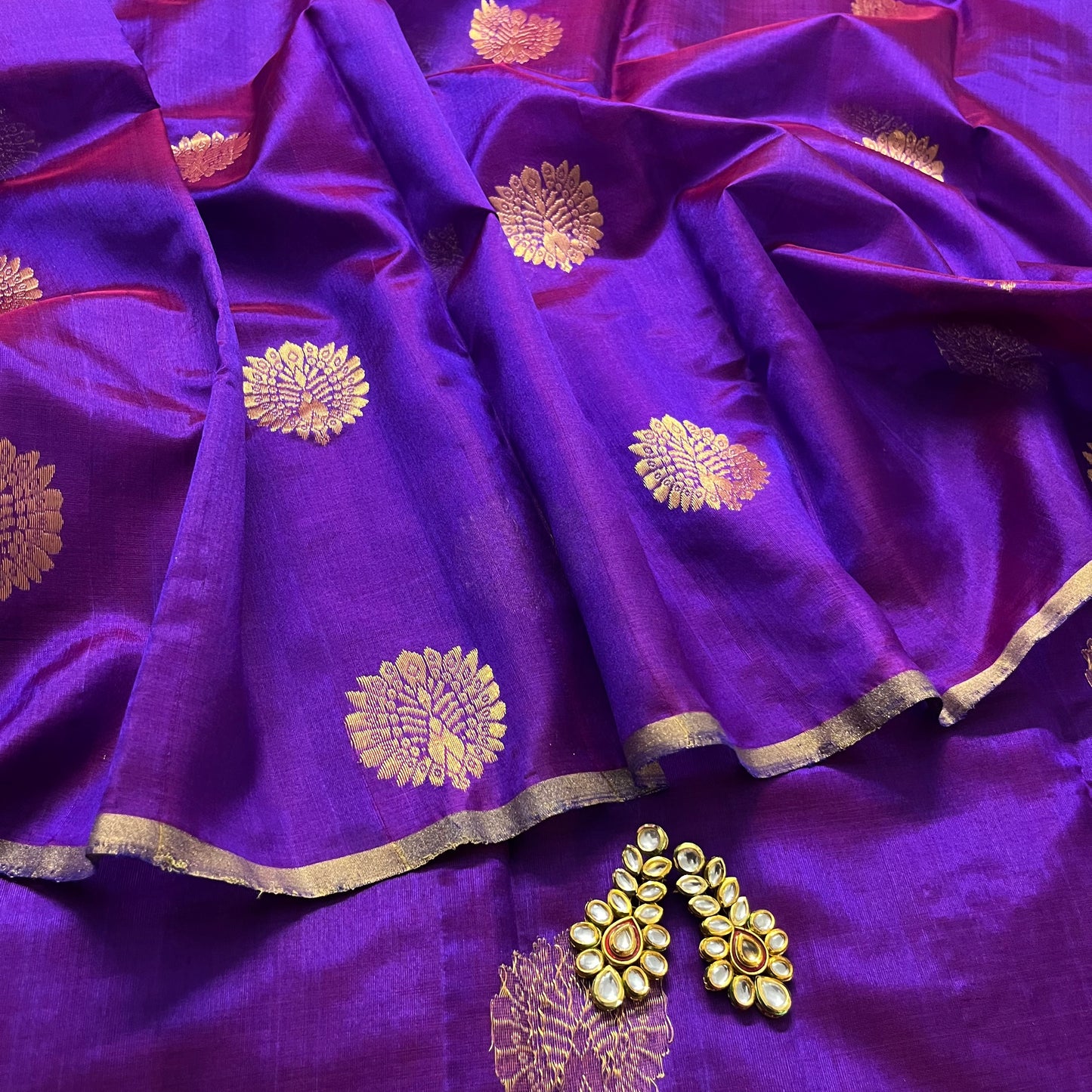Violet dual tone chanderi silk saree with mor-motifs all over