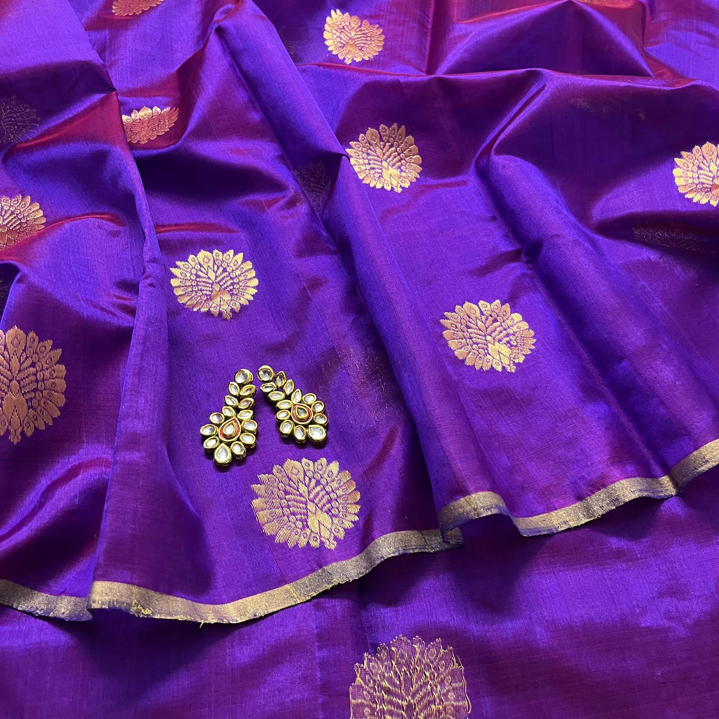 Violet dual tone chanderi silk saree with mor-motifs all over