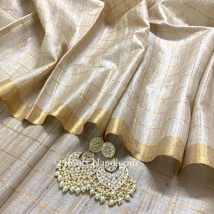 Light Beige Maheshwari Saree with Zari checks all over