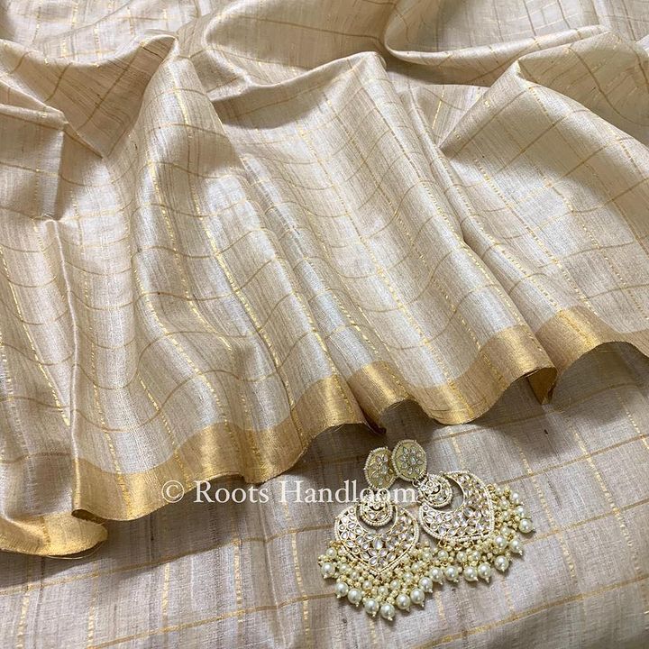 Light Beige Maheshwari Saree with Zari checks all over