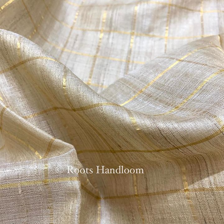 Light Beige Maheshwari Saree with Zari checks all over