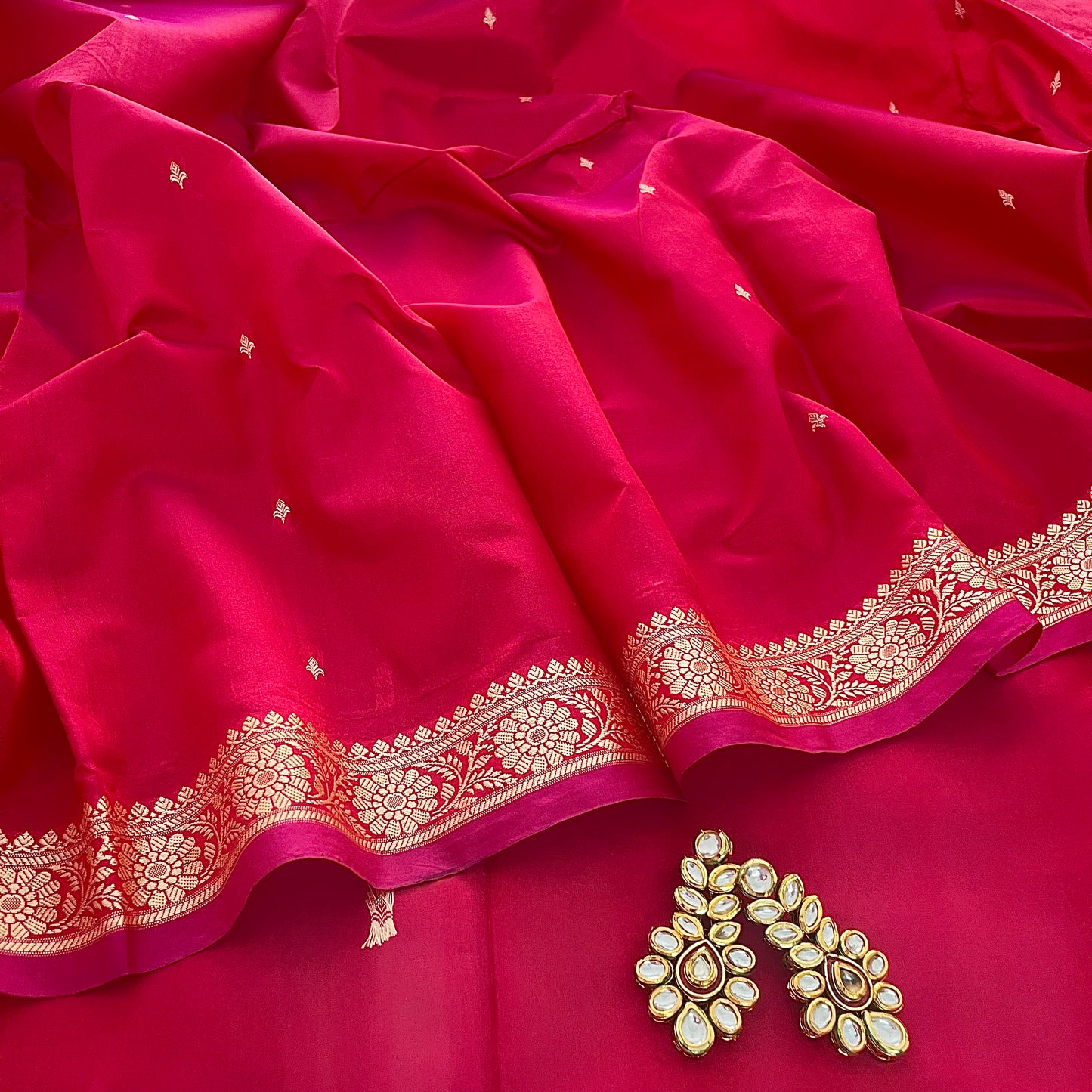 Pinkish Red dual tone Banarasi silk saree with resham bootis all over