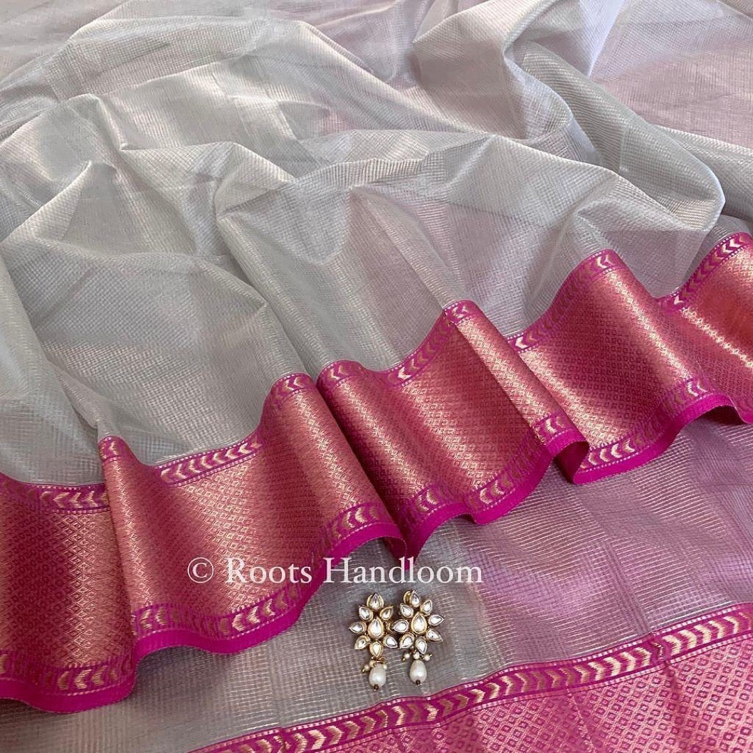 Grey & pink maheshwari saree with zari lines all over