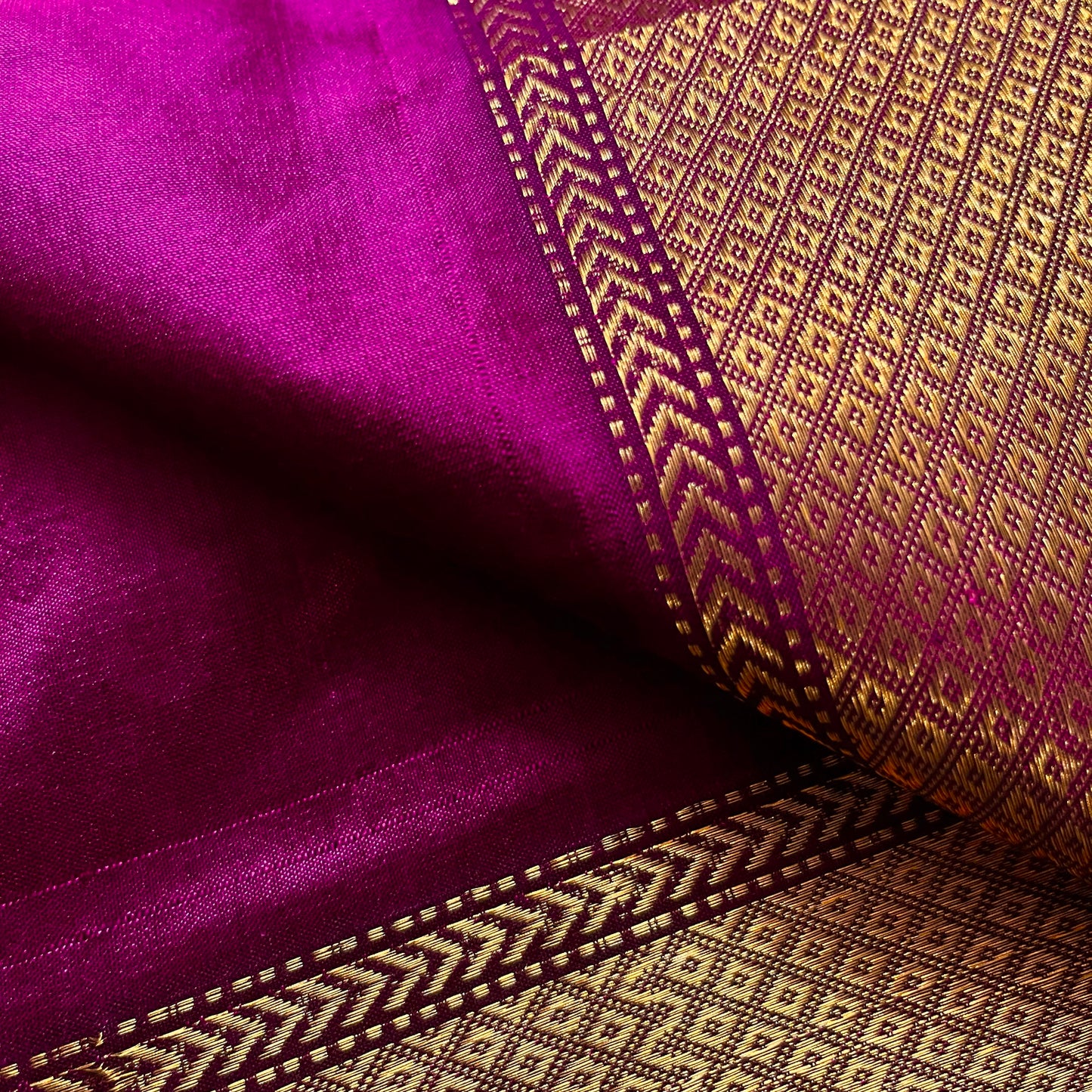 Magenta maheshwari silk saree with zari bootis all over