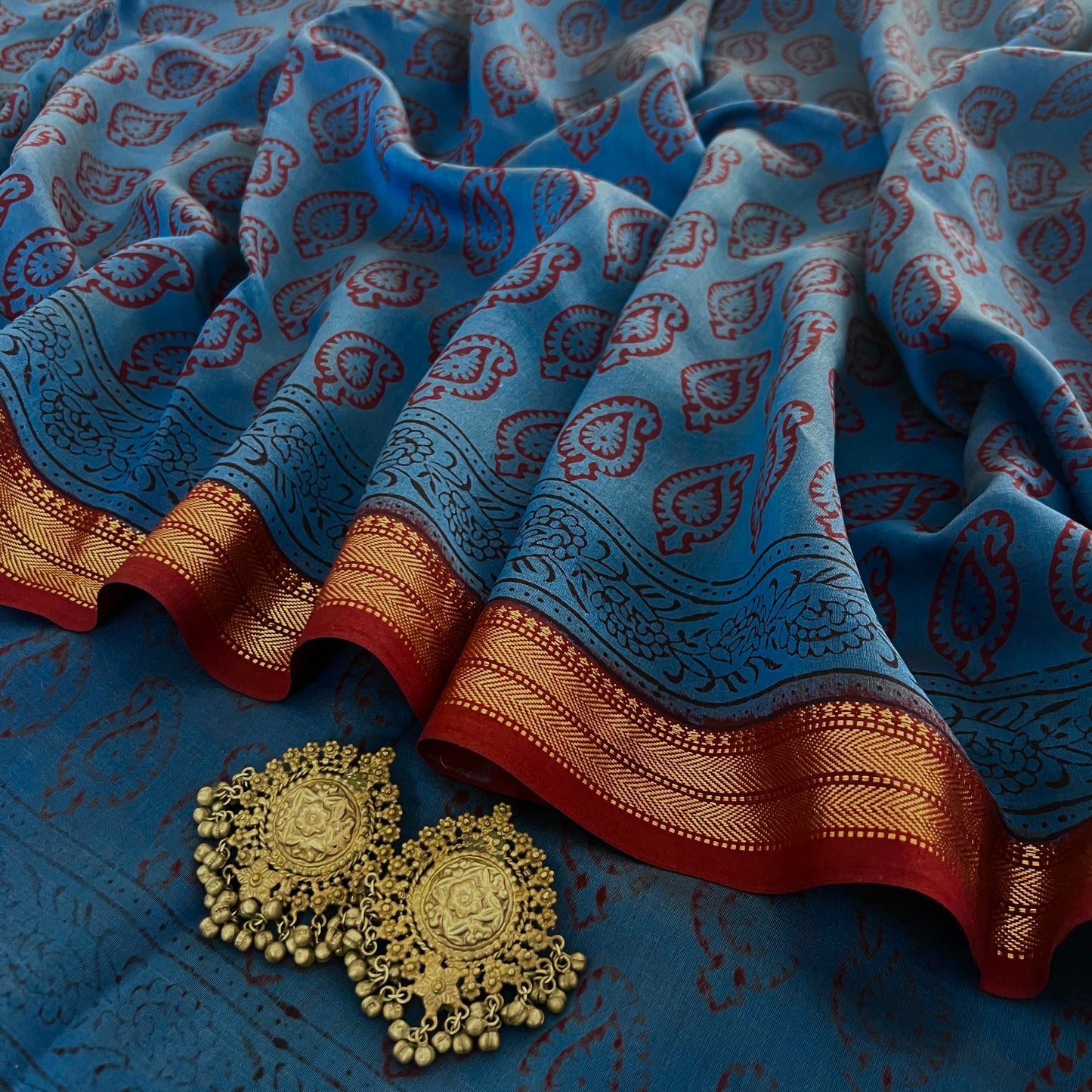 Dark Blue and maroon bagh print Maheshwari saree