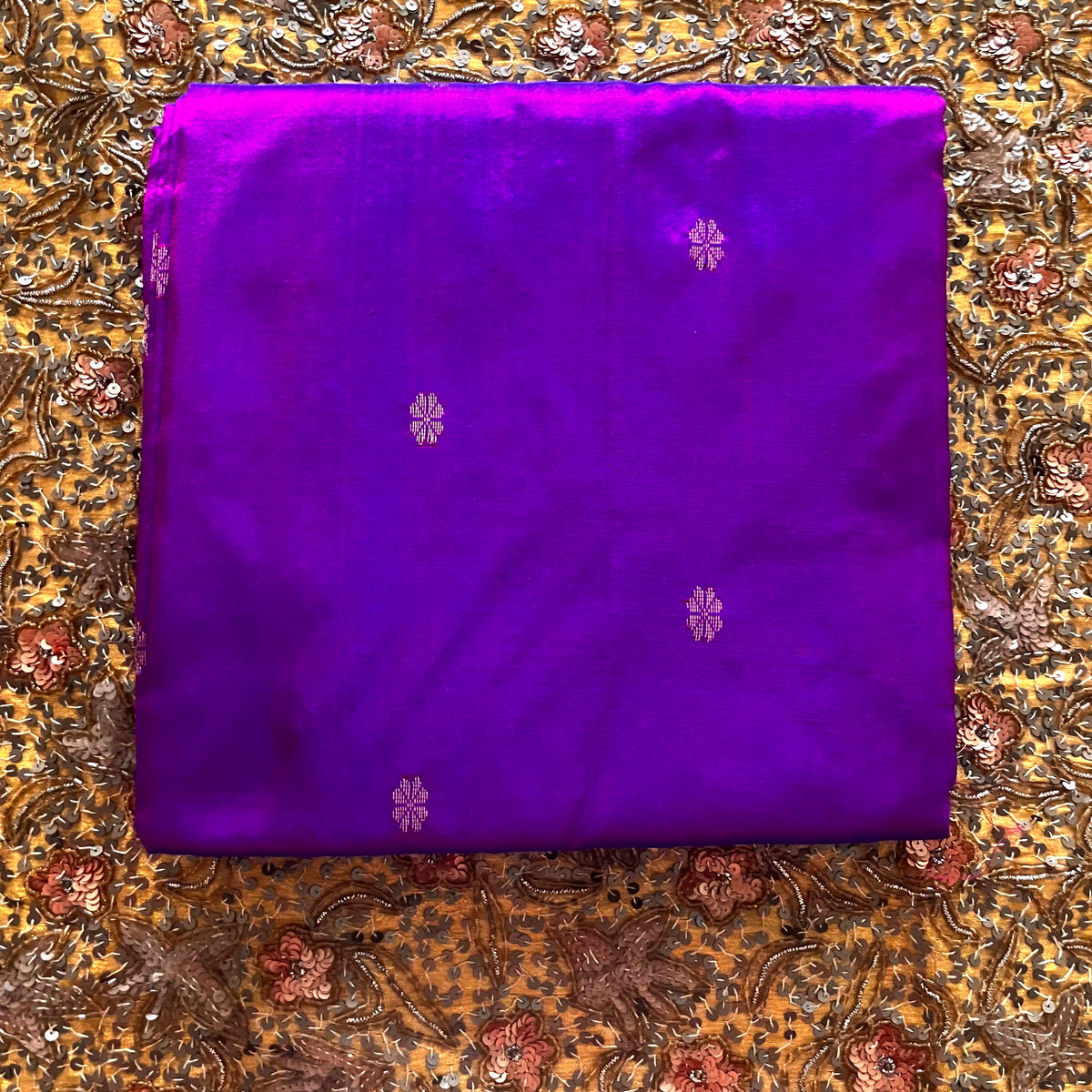 Violet and Pink dual tone Maheshwari silk saree with zari bootis all over