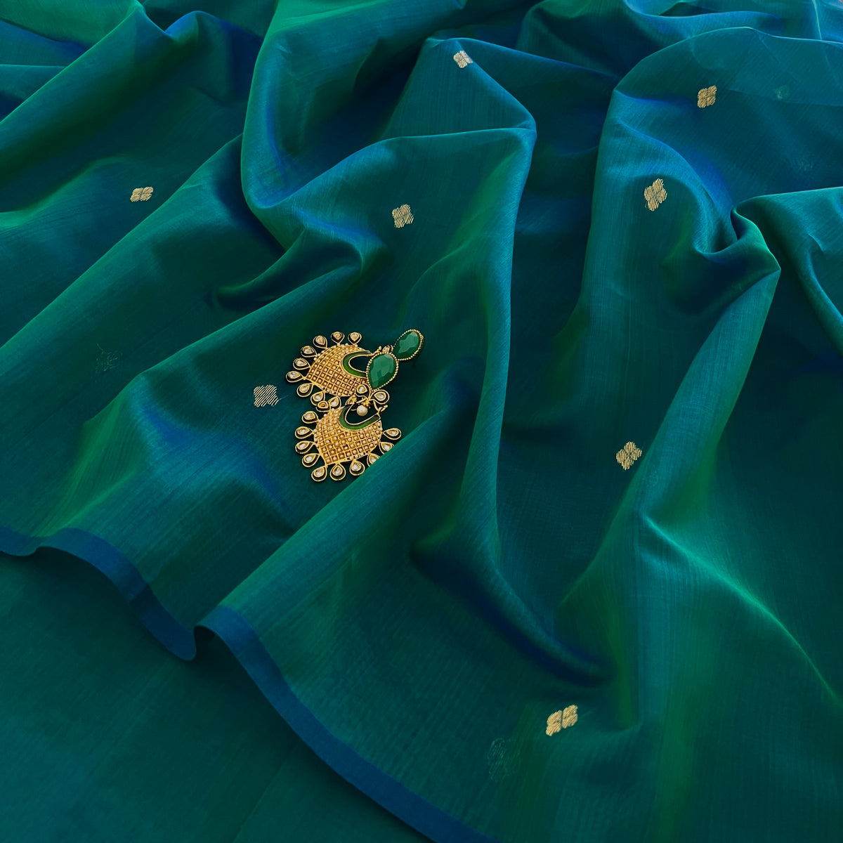 Ready to wear | Peacock Green & Blue Dual Tone Maheshwari Saree with Zari Bootis all over