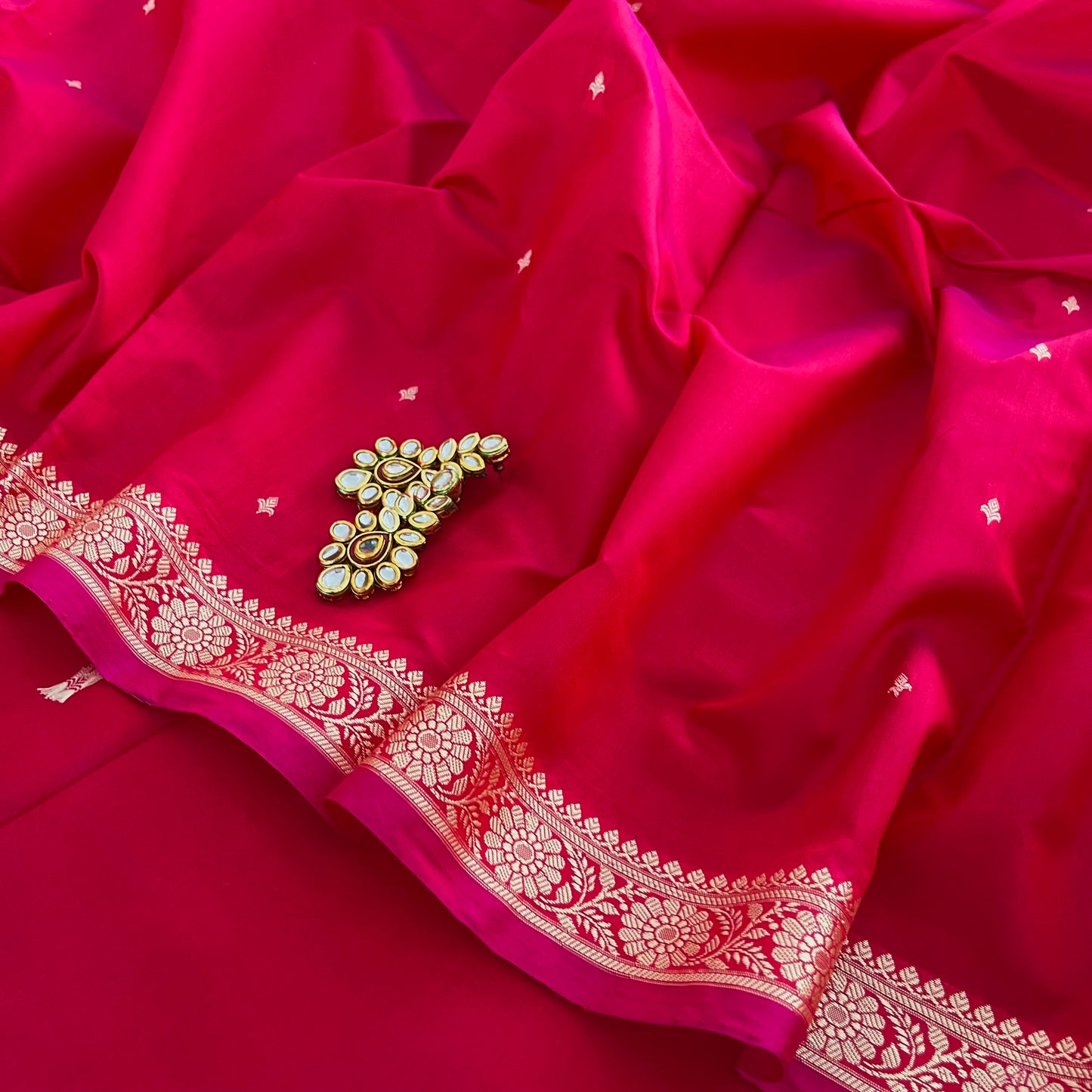 Pinkish Red dual tone Banarasi silk saree with resham bootis all over