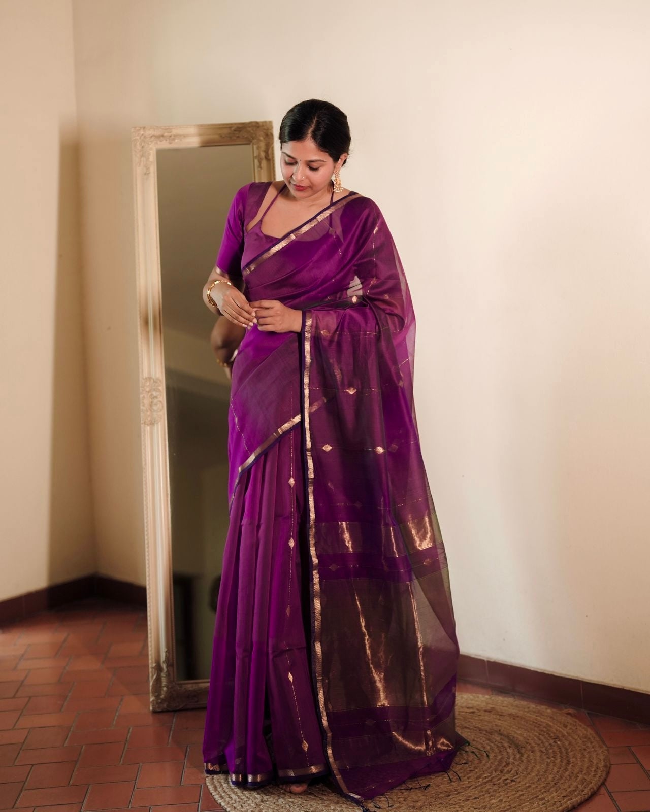 Violet dual tone Maheshwari saree with diamond motifs all over