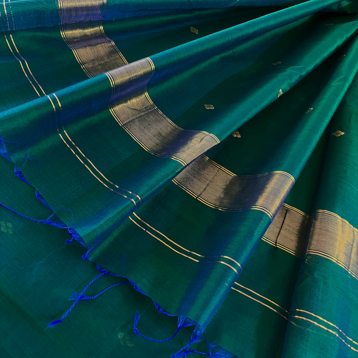 Ready to wear | Peacock Green & Blue Dual Tone Maheshwari Saree with Zari Bootis all over