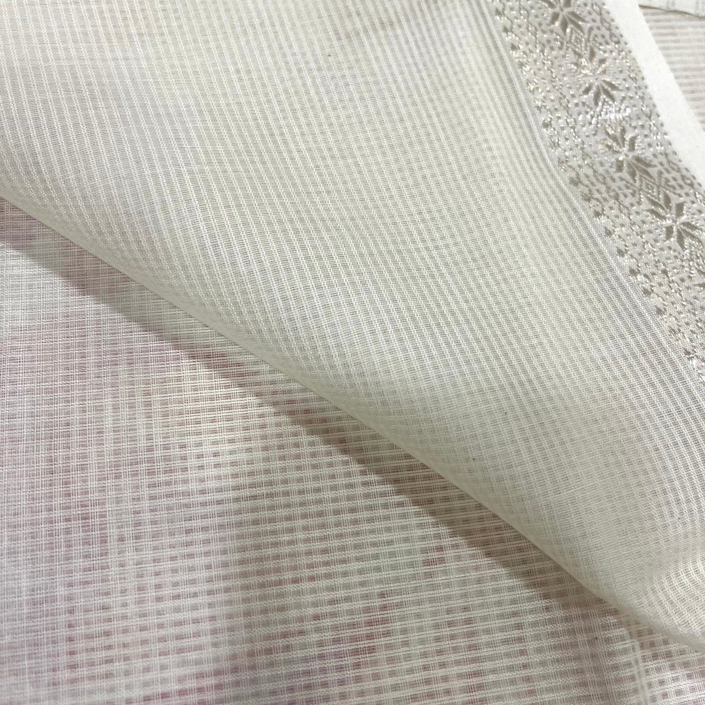 White Maheshwari saree with zari border and zari lines on pallu