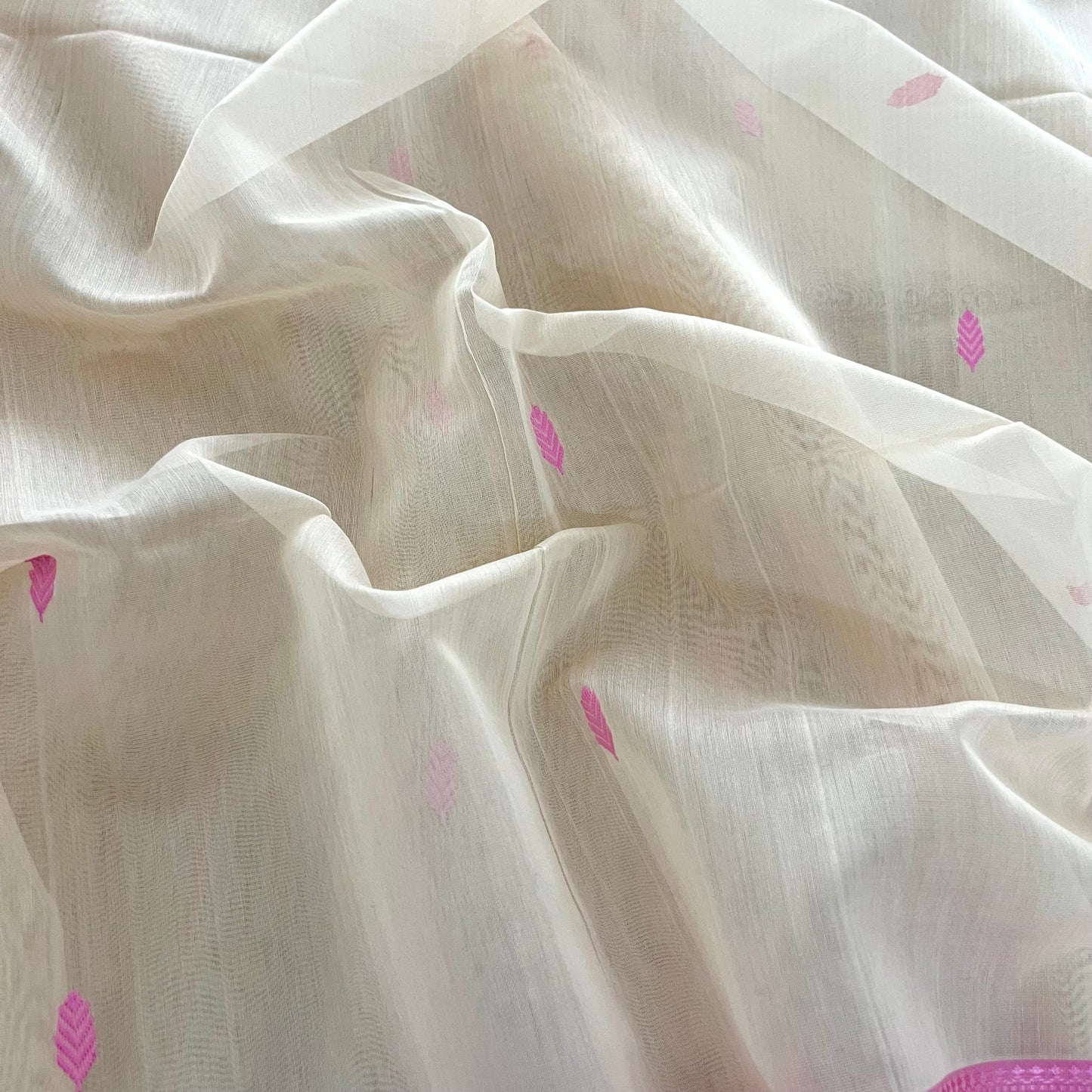 Off white and pink Maheshwari saree with resham bootis all over