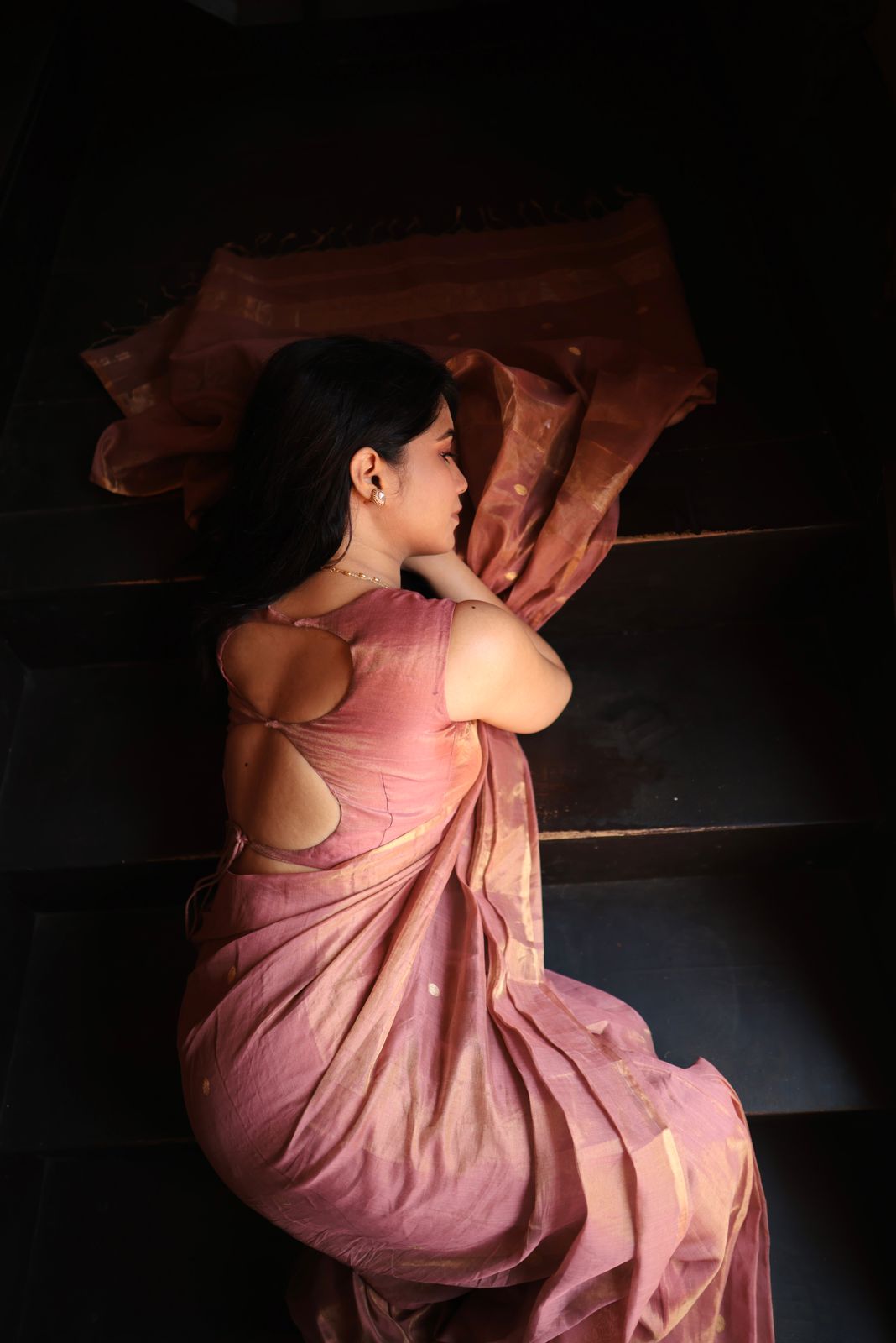 (Shop the look) Rose and gold maheshwari tissue silk saree with zari bootis all over