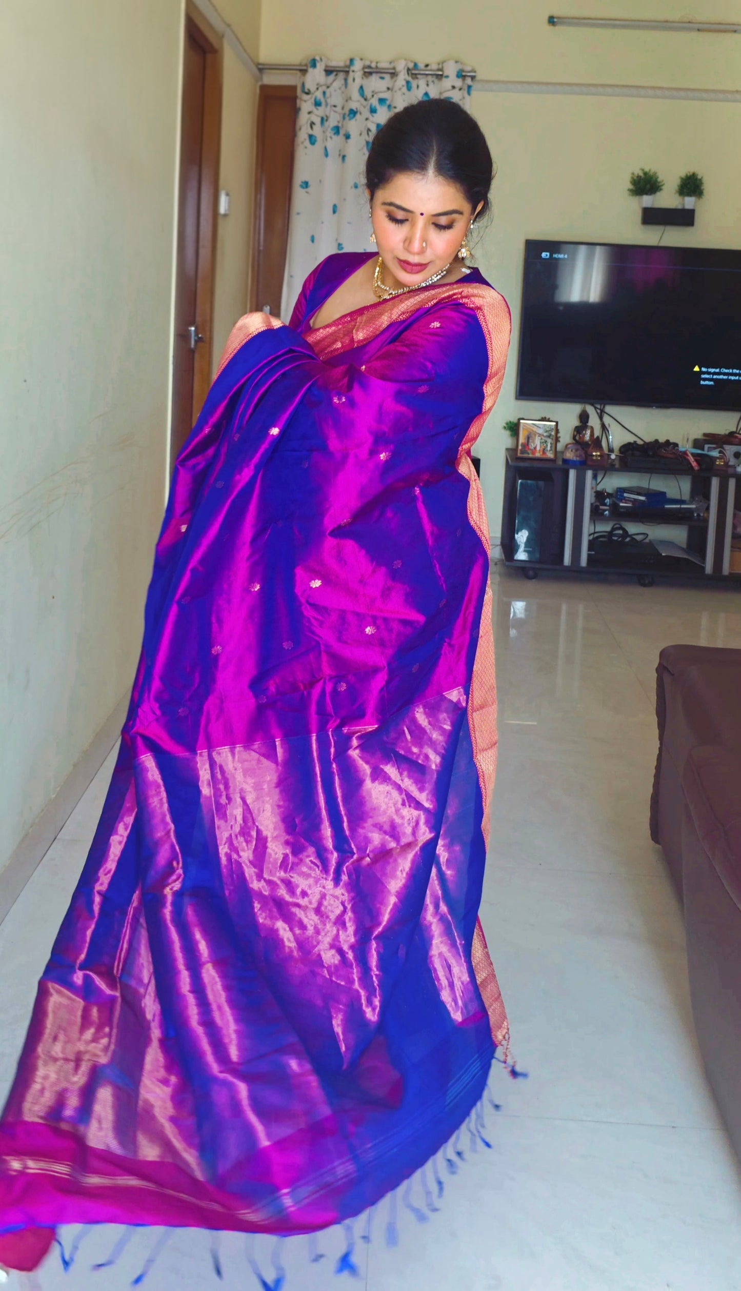 Violet and Pink dual tone Maheshwari silk saree with zari bootis all over