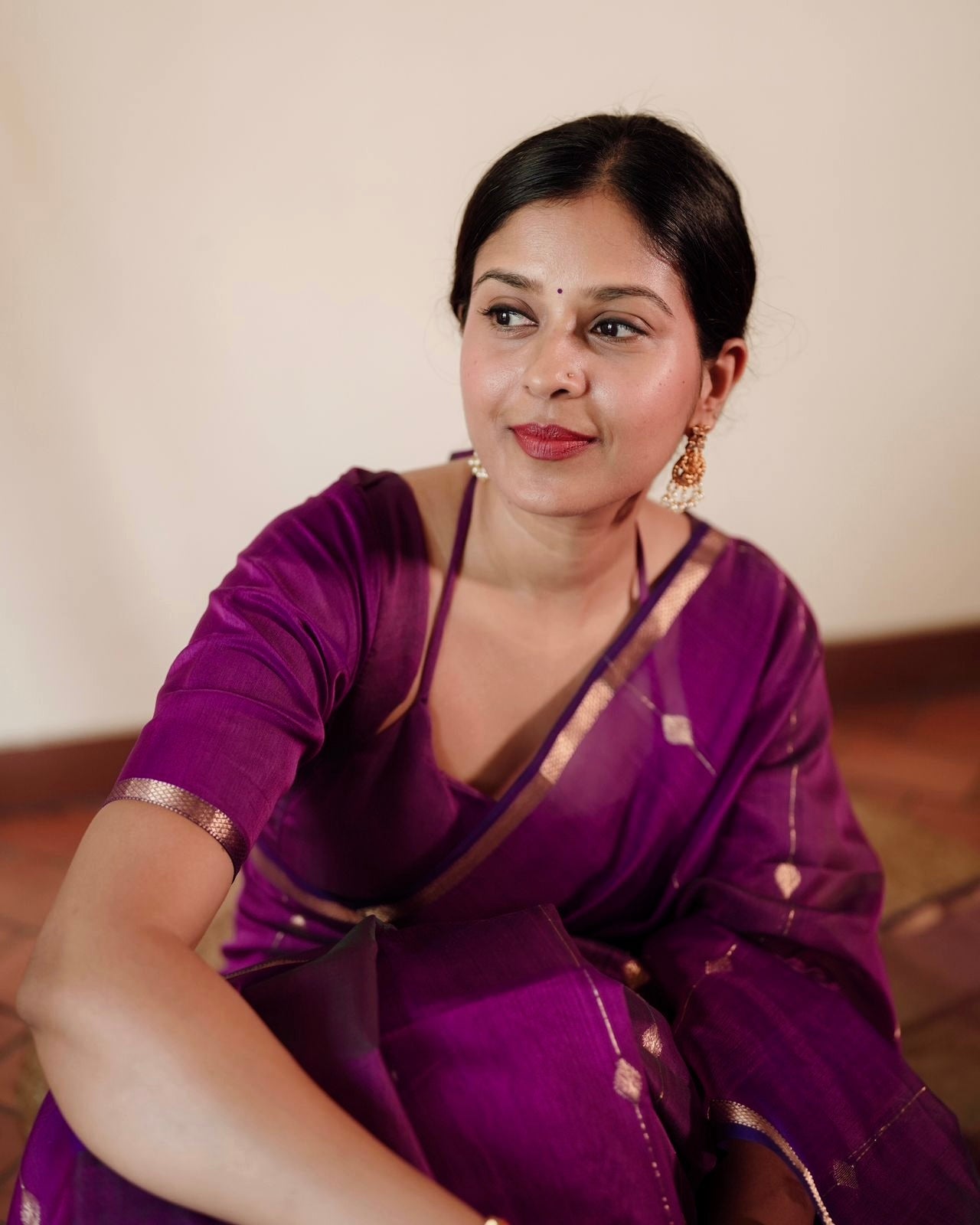 Violet dual tone Maheshwari saree with diamond motifs all over