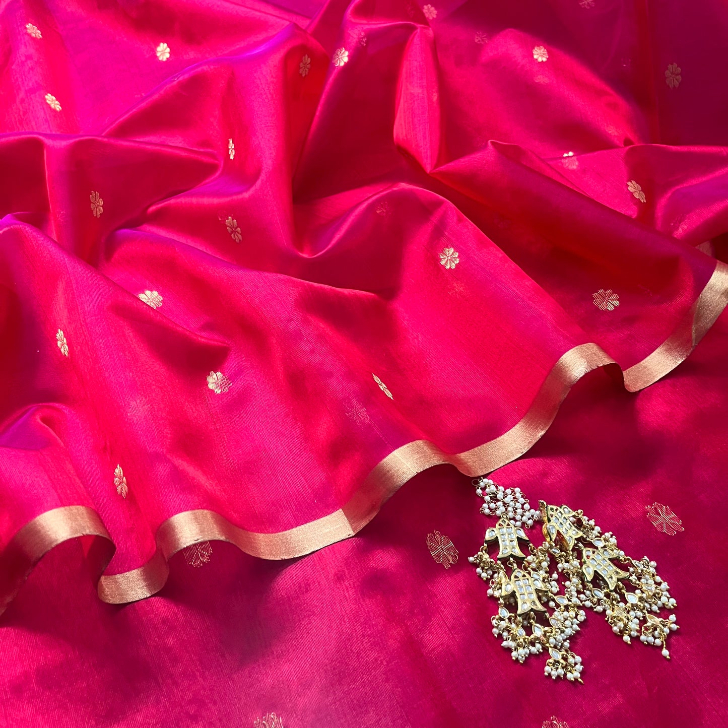 Red and pink dual tone Chanderi silk saree with flower bootis all over