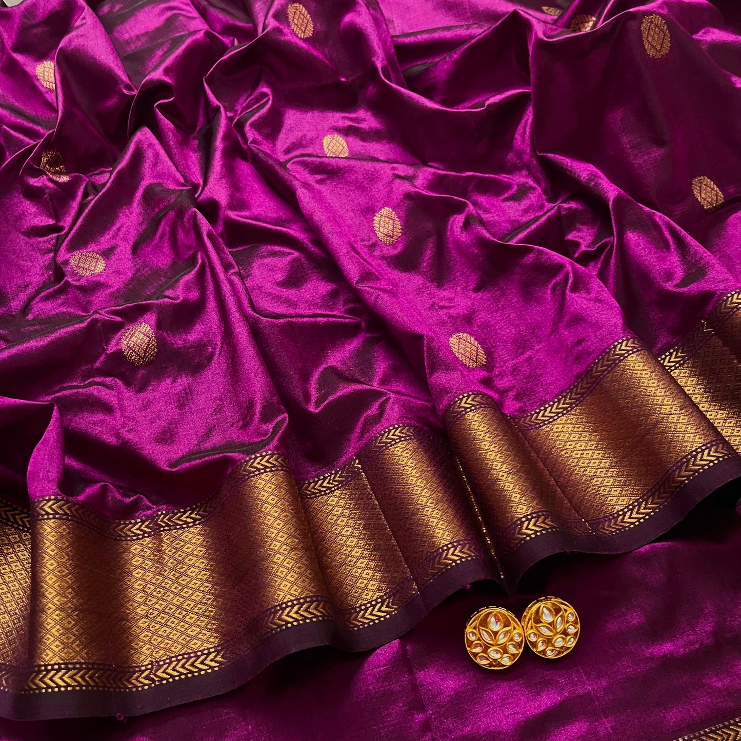 Magenta maheshwari silk saree with zari bootis all over