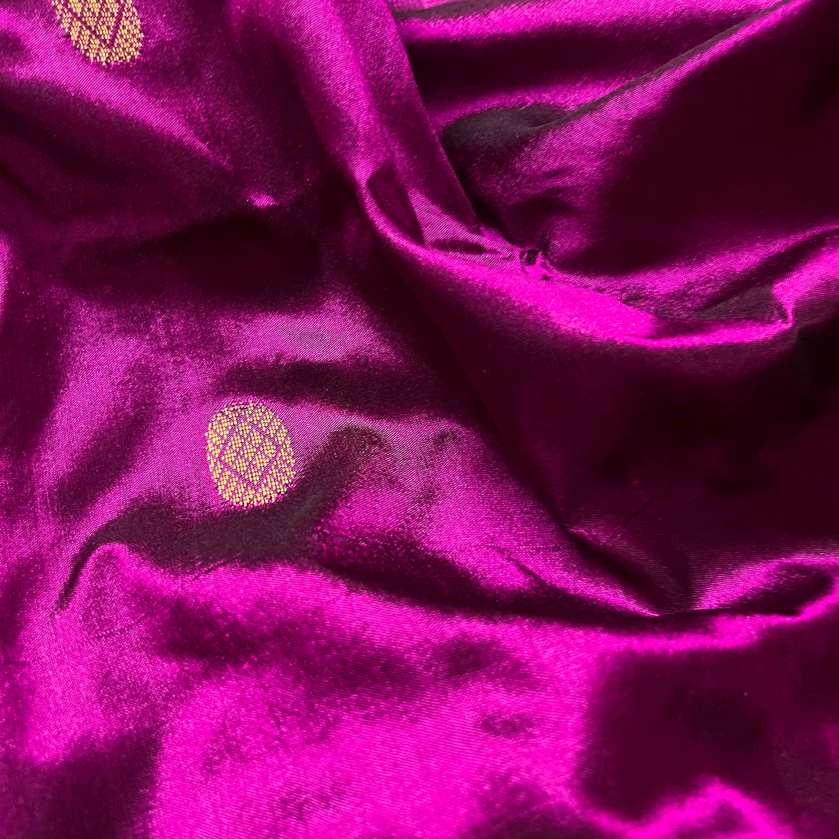 Magenta maheshwari silk saree with zari bootis all over