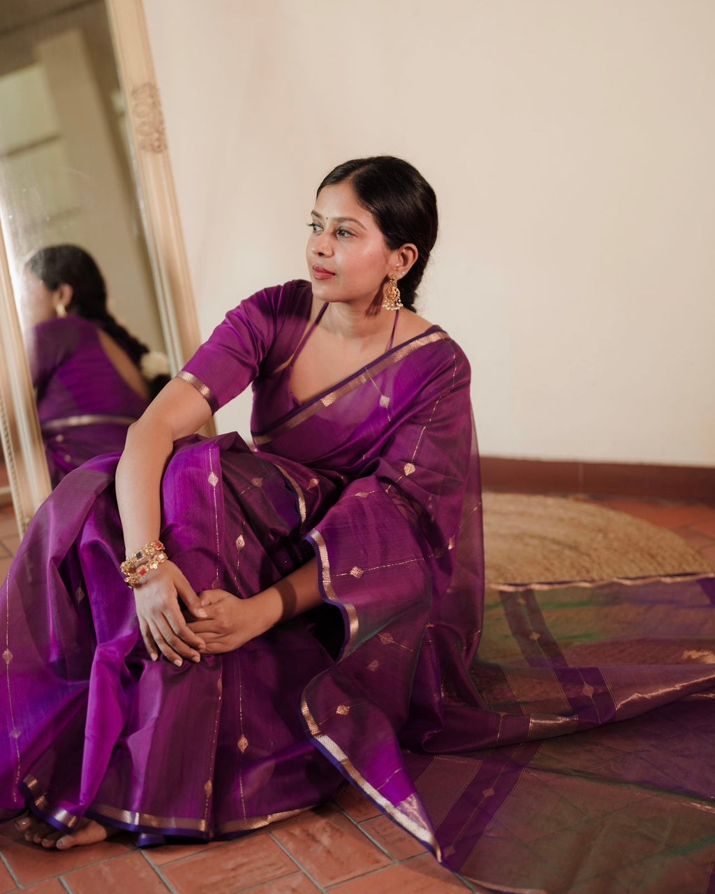 Violet dual tone Maheshwari saree with diamond motifs all over