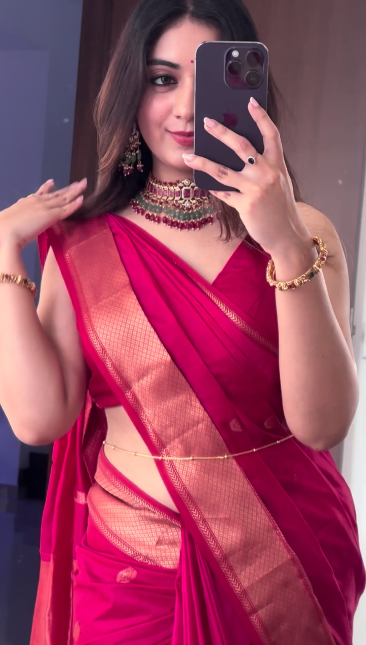 Rani pink Maheshwari silk saree with zari bootis all over