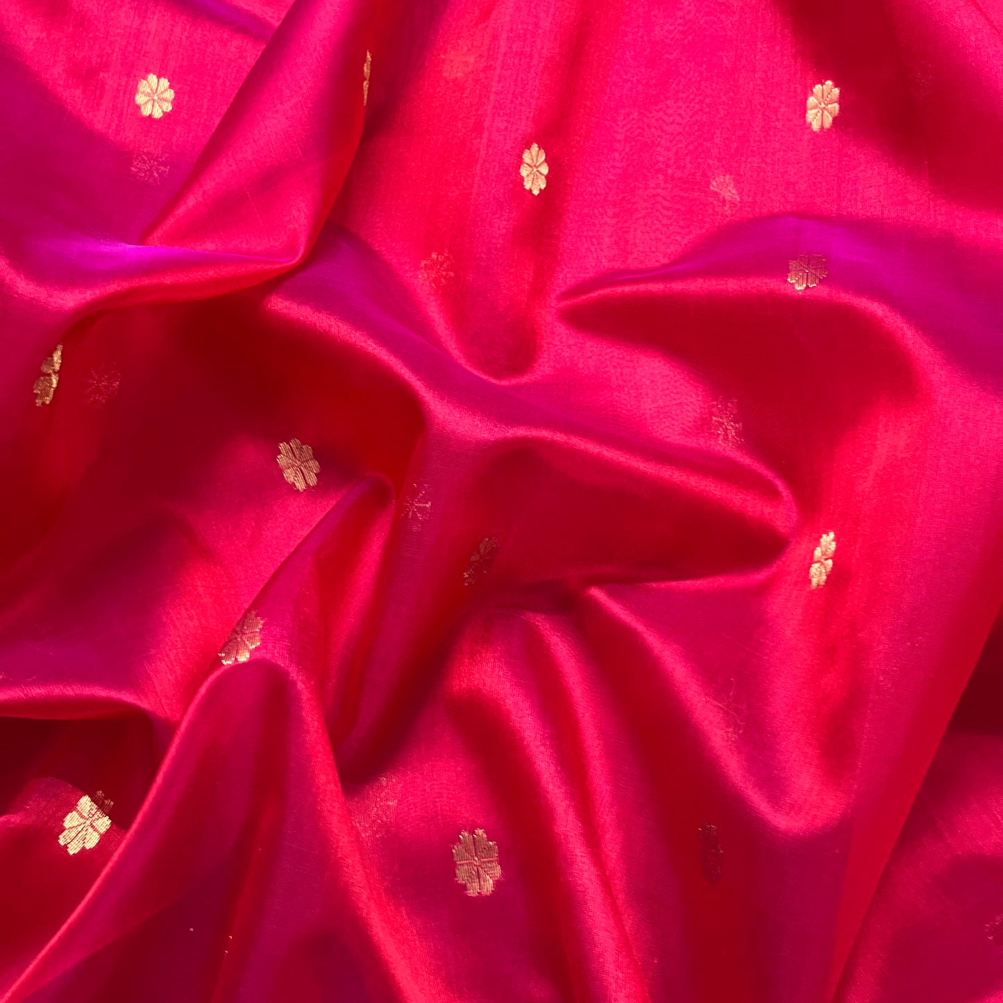 Red and pink dual tone Chanderi silk saree with flower bootis all over
