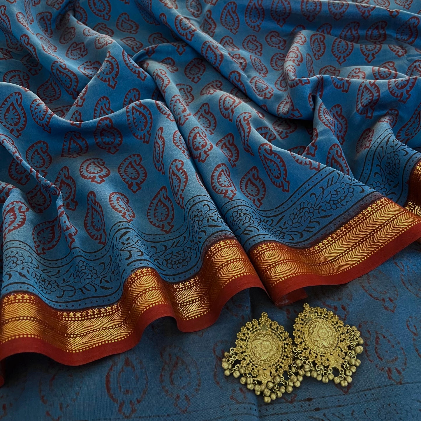 Dark Blue and maroon bagh print Maheshwari saree