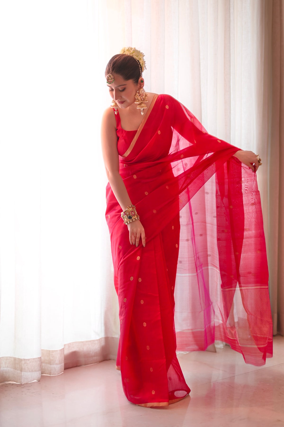 Red and pink dual tone Chanderi silk saree with flower bootis all over