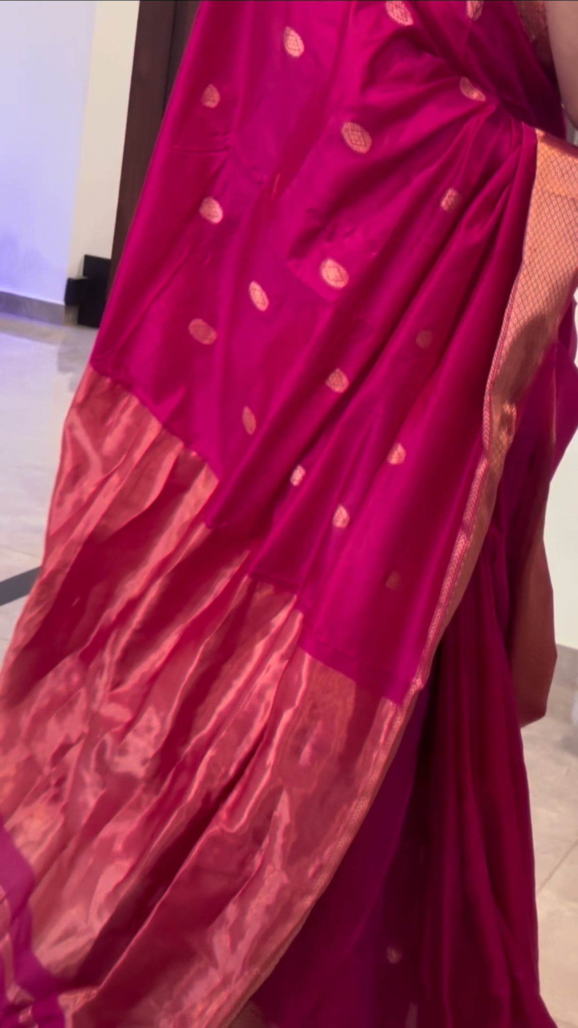 Rani pink Maheshwari silk saree with zari bootis all over