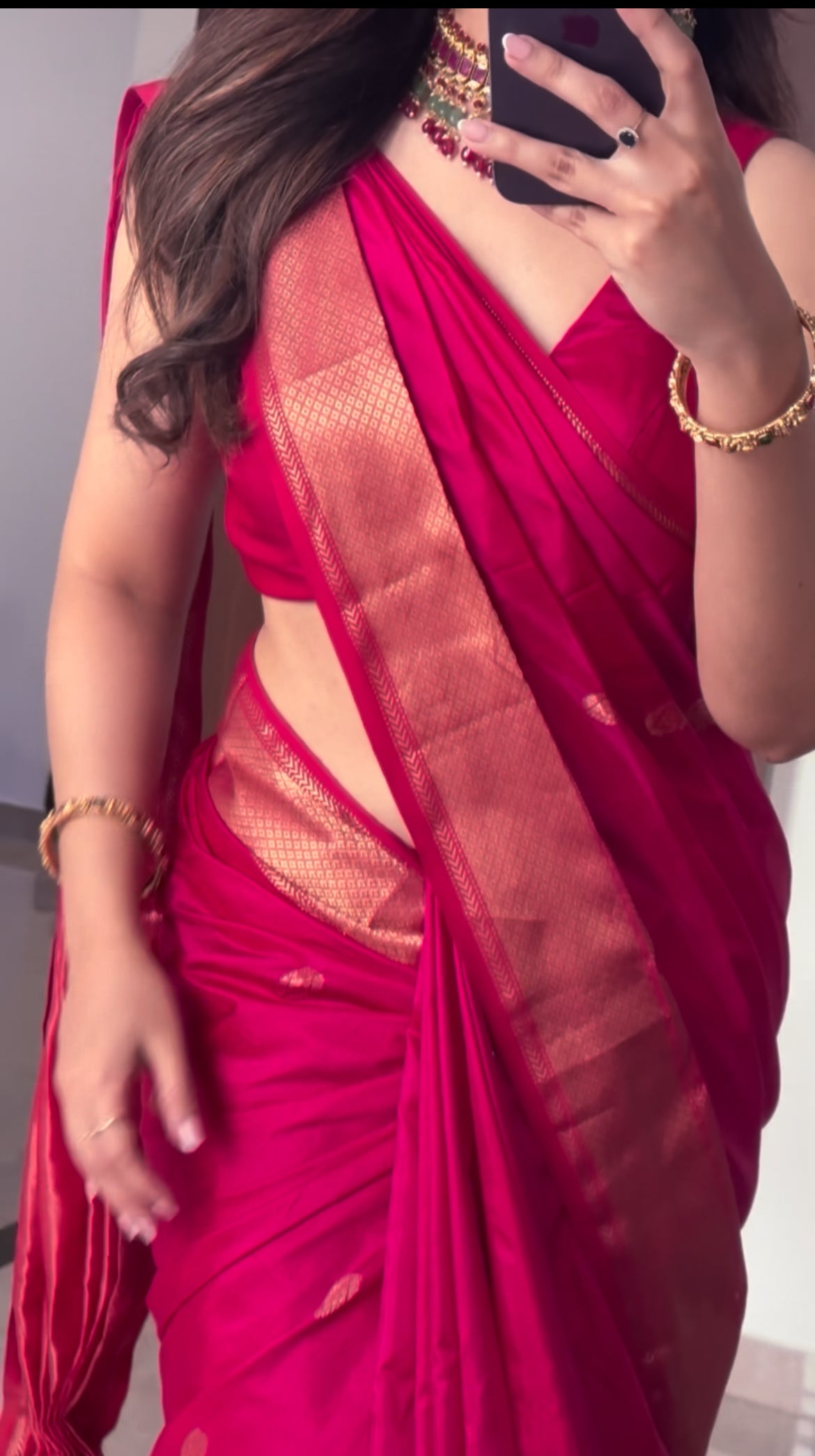 Rani pink Maheshwari silk saree with zari bootis all over