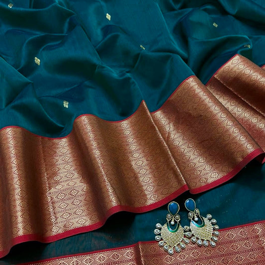 Teal and red Maheshwari saree with Zari pattern on Pallu
