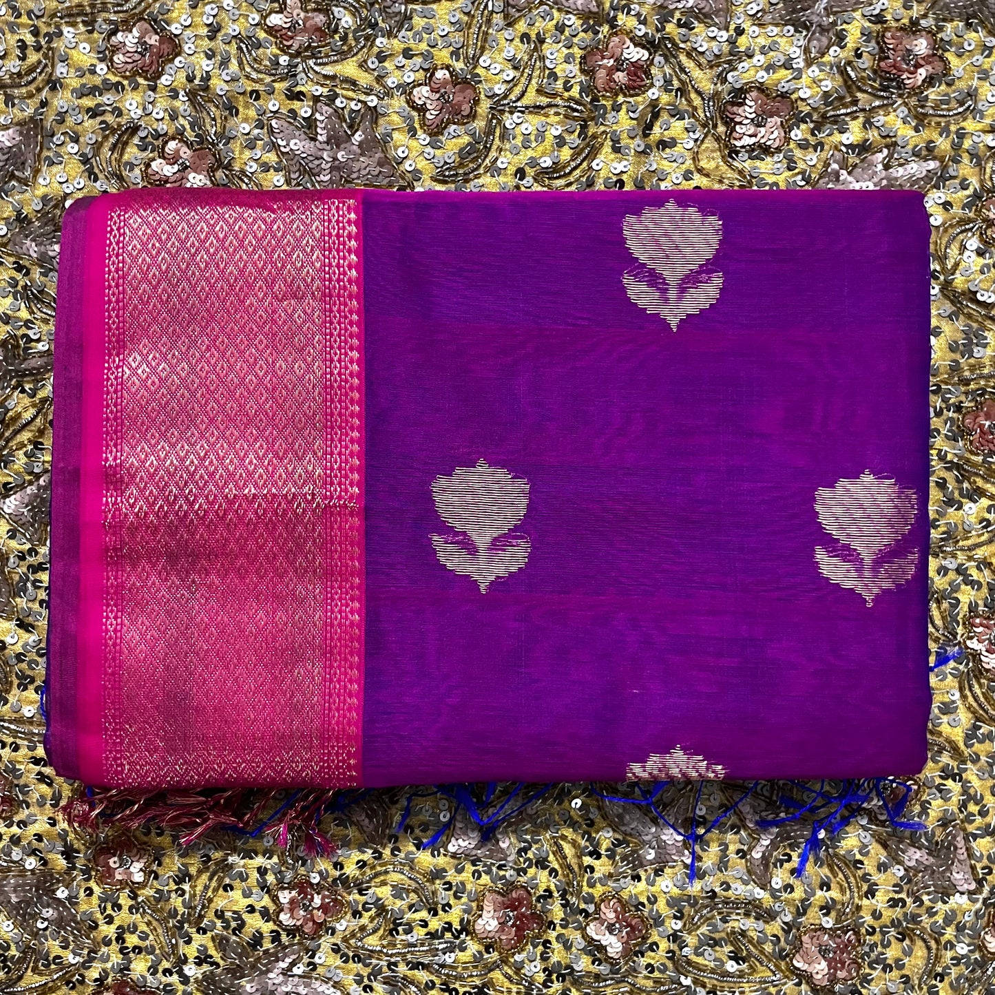 Peacock and Violet dual tone Maheshwari saree with flower motifs on pallu