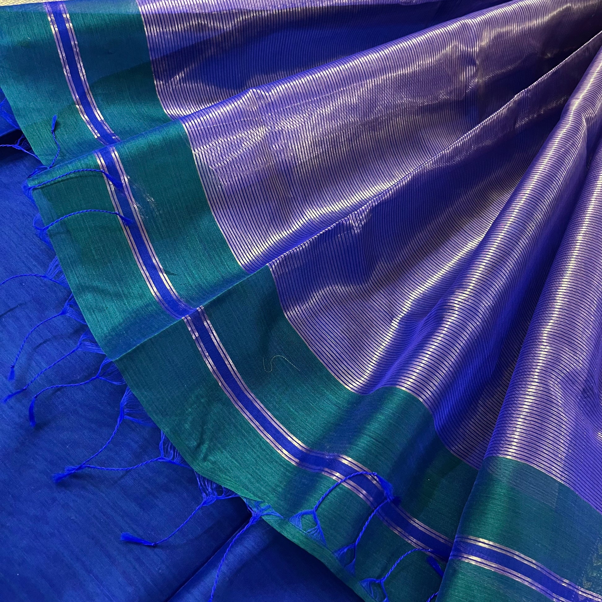 Peacock green & blue dual tone maheshwari saree with flower motifs all ...