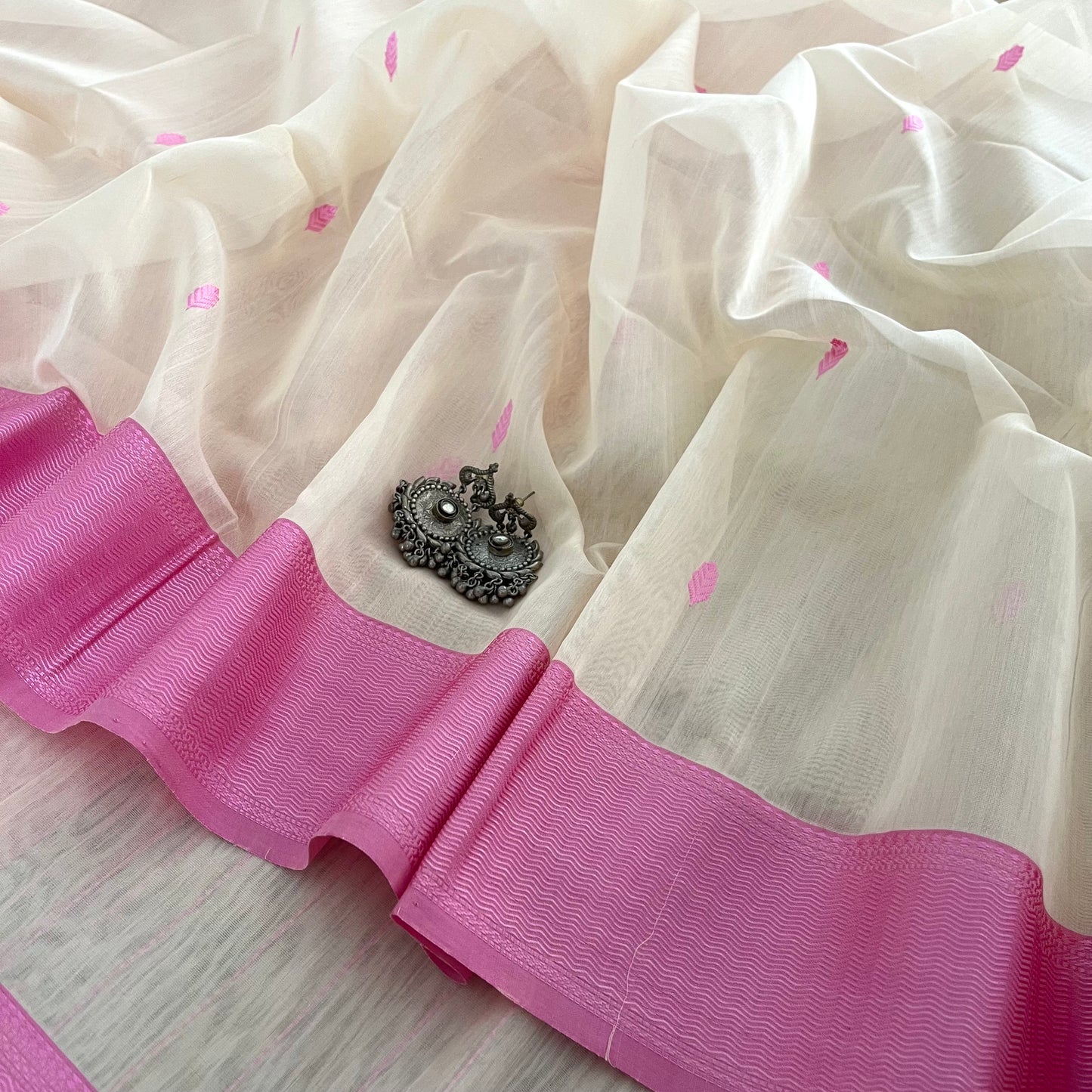 Off white and pink Maheshwari saree with resham bootis all over