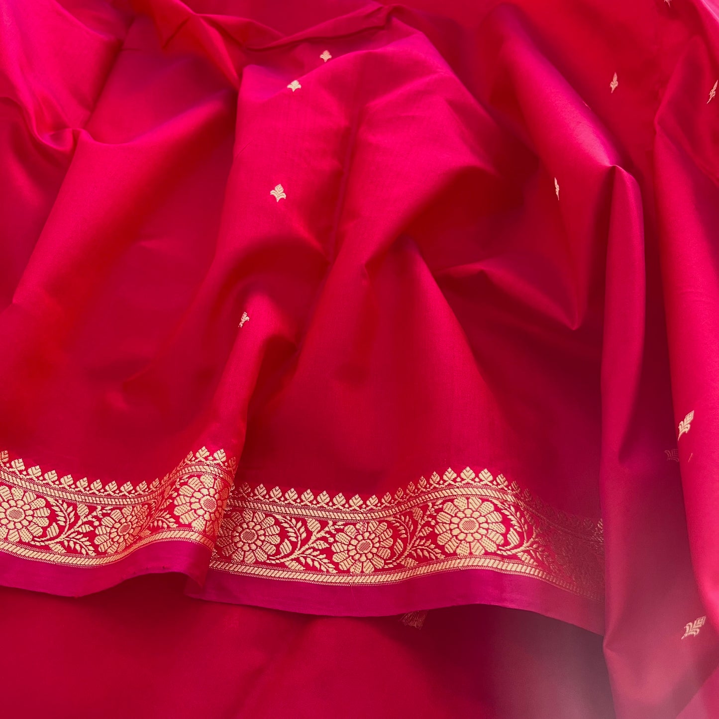 Pinkish Red dual tone Banarasi silk saree with resham bootis all over