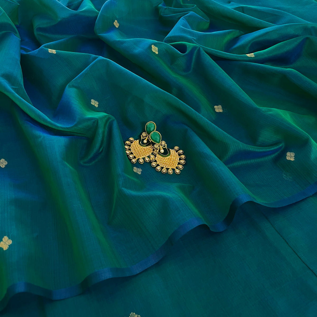 Ready to wear | Peacock Green & Blue Dual Tone Maheshwari Saree with Zari Bootis all over