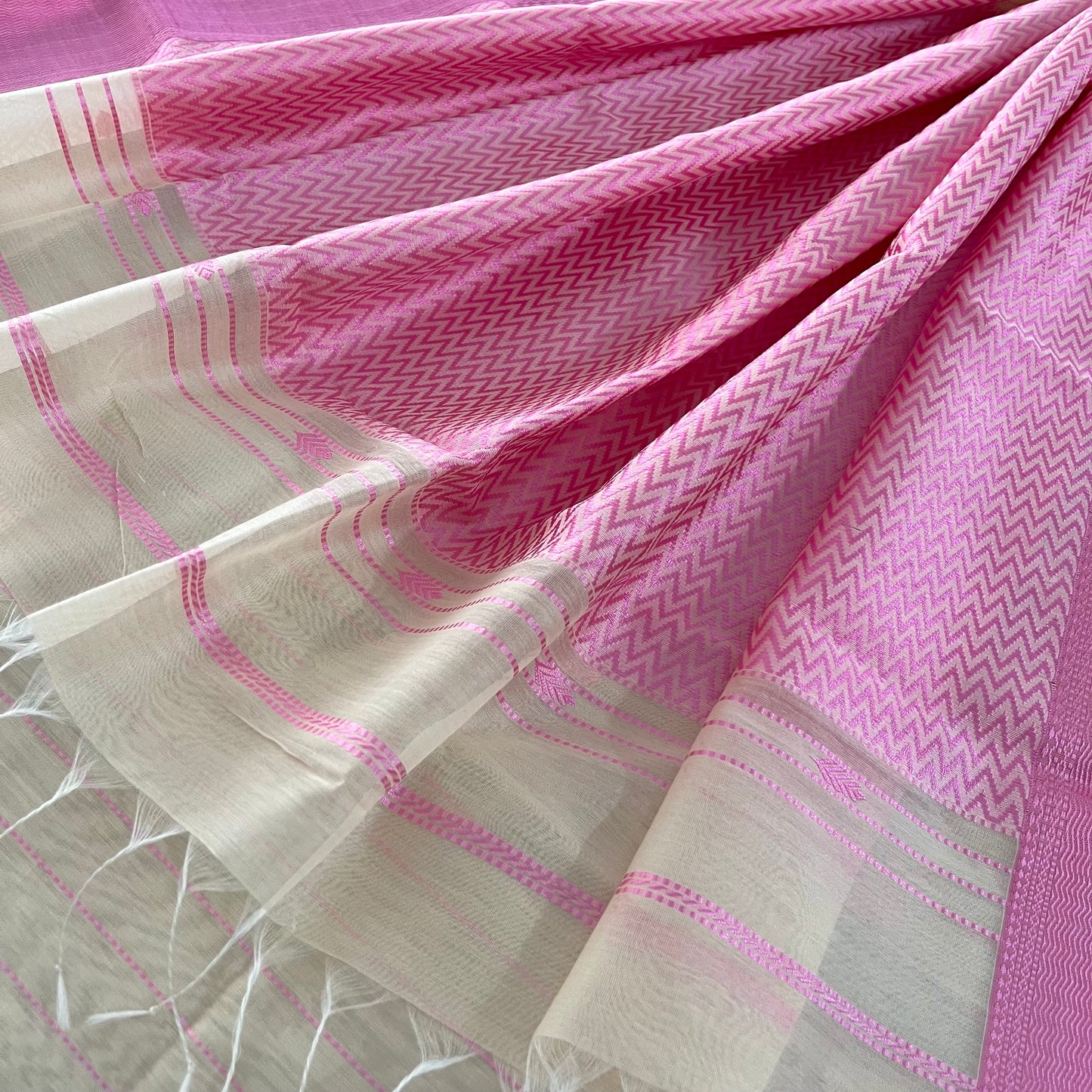 Off white and pink Maheshwari saree with resham bootis all over