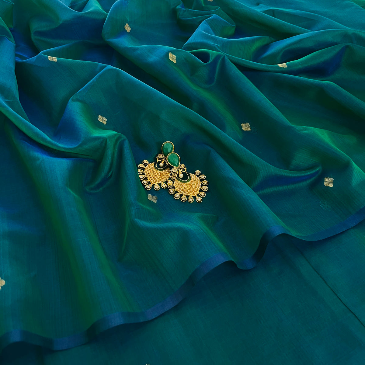 Ready to wear | Peacock Green & Blue Dual Tone Maheshwari Saree with Zari Bootis all over