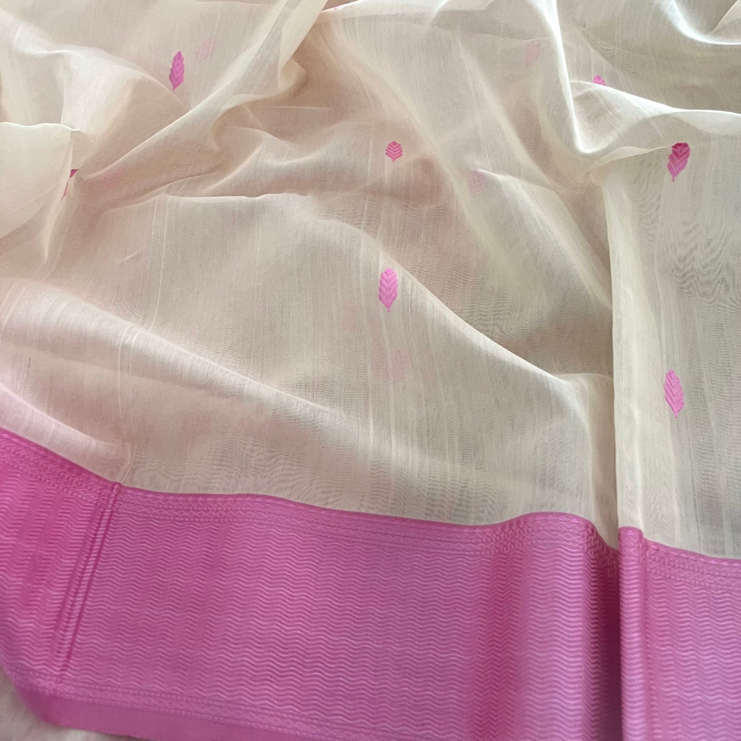 Off white and pink Maheshwari saree with resham bootis all over