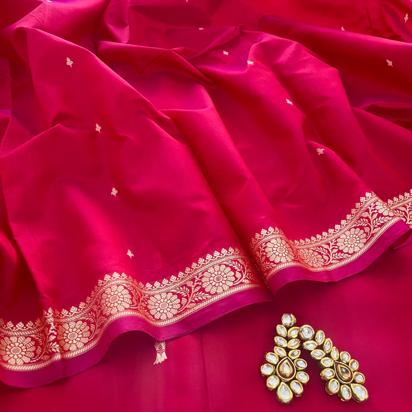 Pinkish Red dual tone Banarasi silk saree with resham bootis all over