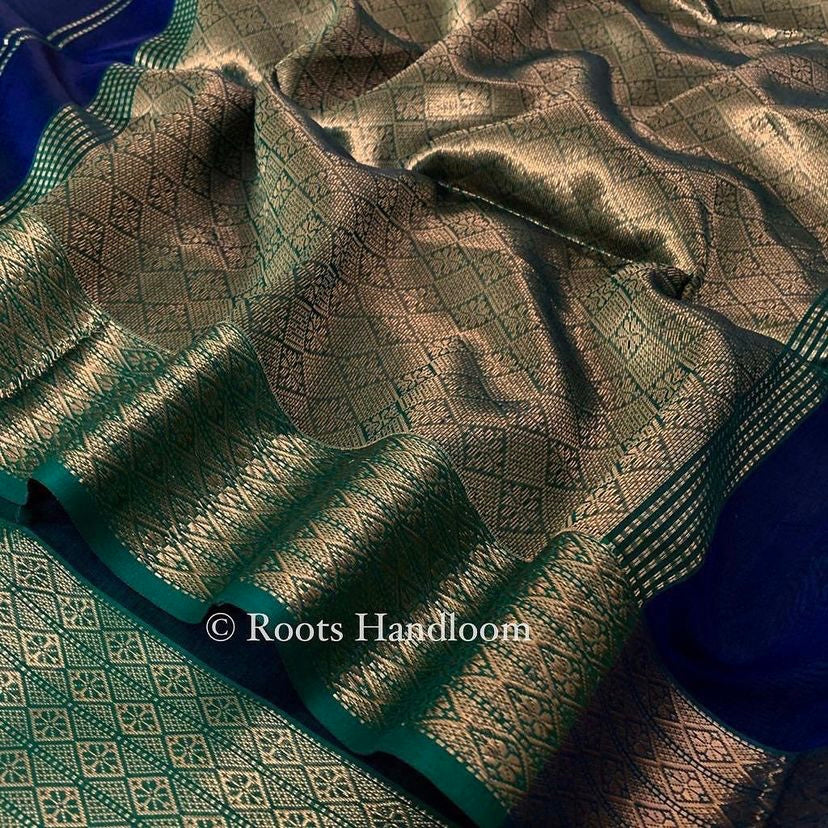 Dark blue & green maheshwari saree with zari pattern on pallu