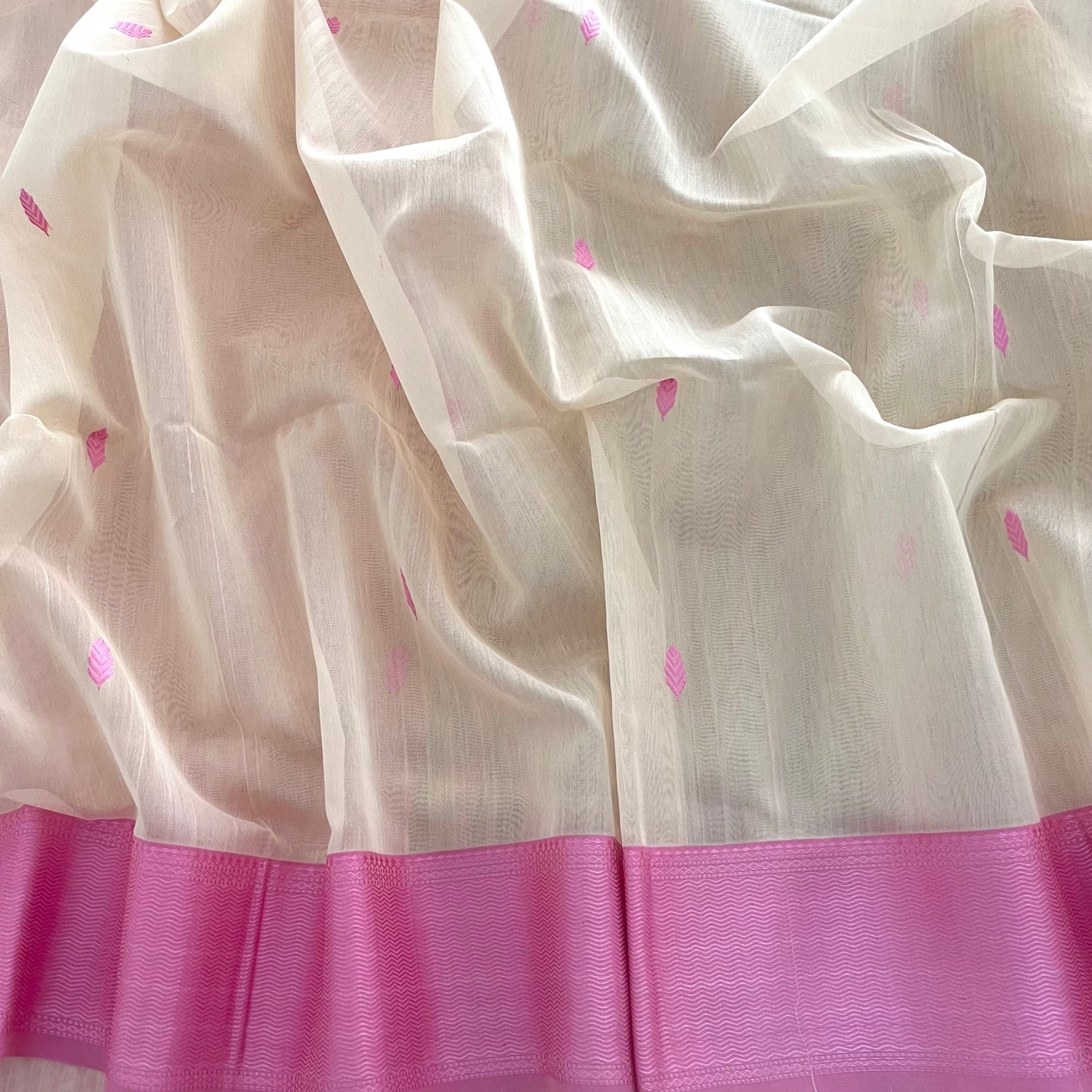 Off white and pink Maheshwari saree with resham bootis all over