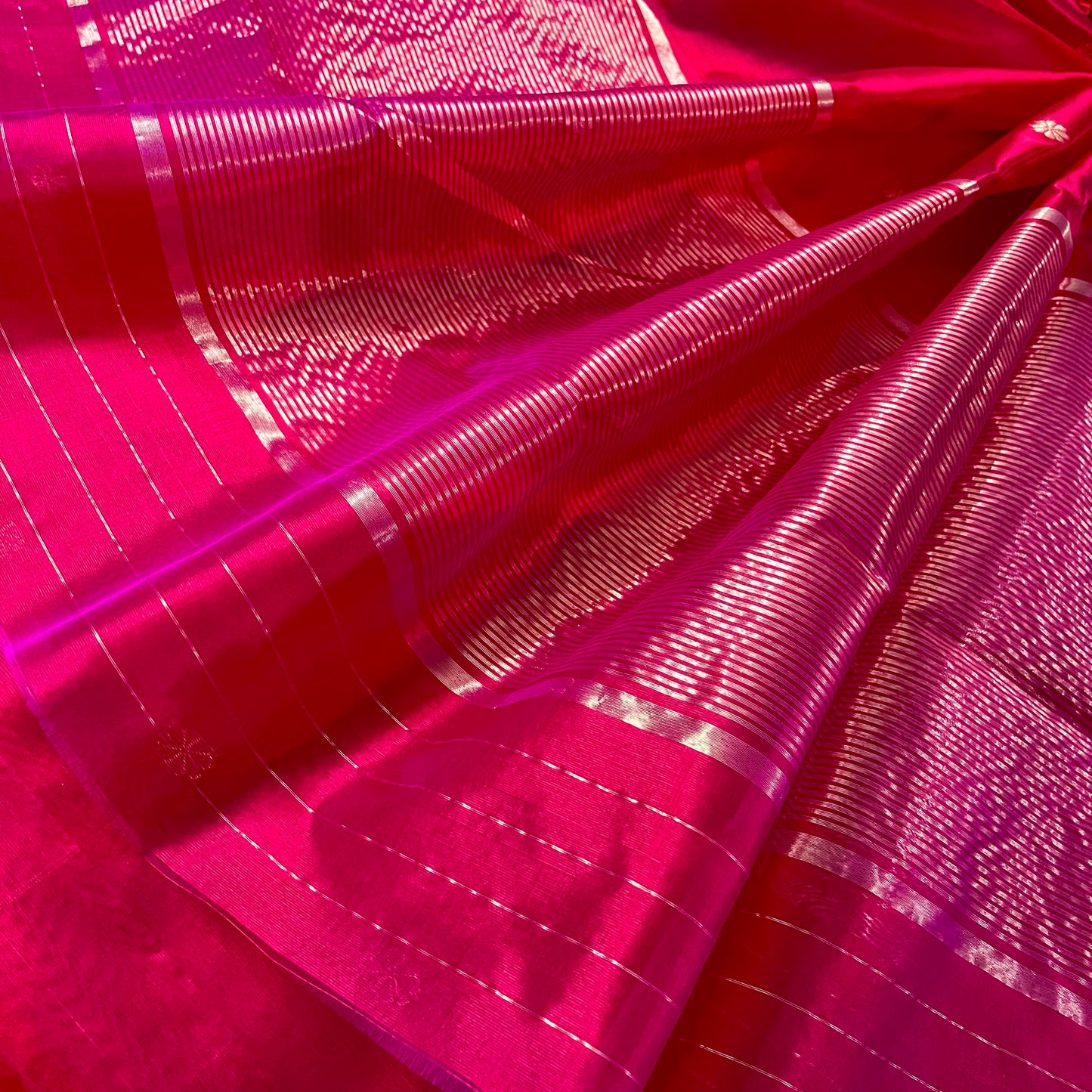 Red and pink dual tone Chanderi silk saree with flower bootis all over